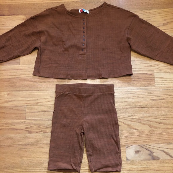 🔥 Free people HOT HOT short set 🔥 - Picture 2 of 6